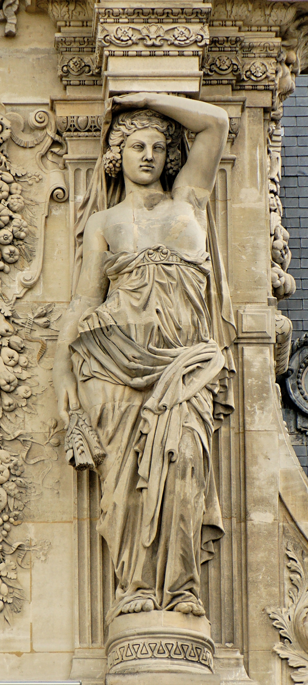 Caryatid Pavillon Colbert Louvre 2007 06 23.jpg