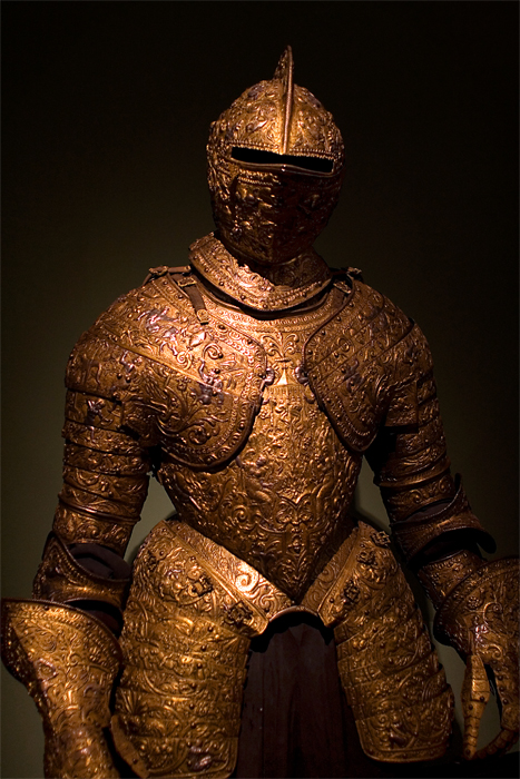 Medieval armour Vienna museum.jpg